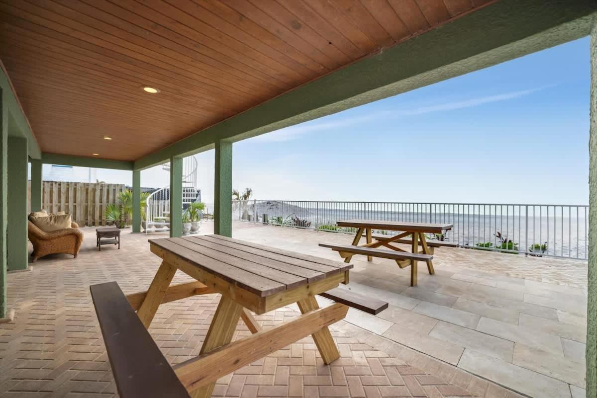 Stones Throw Beachside Bungalow #1 On The Beach Clearwater Beach Exterior foto