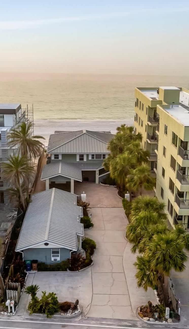 Stones Throw Beachside Bungalow #1 On The Beach Clearwater Beach Exterior foto